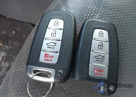 2013 Hyundai Sonata Limited 2.0T z USA, uszkodzony, nr VIN 5NPEC4AB0DH592917